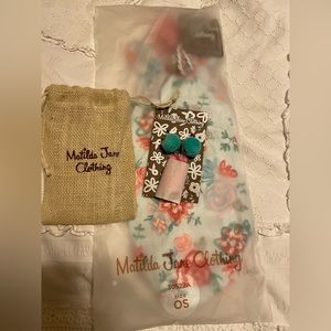 BUNDLE Earrings & Gift bag